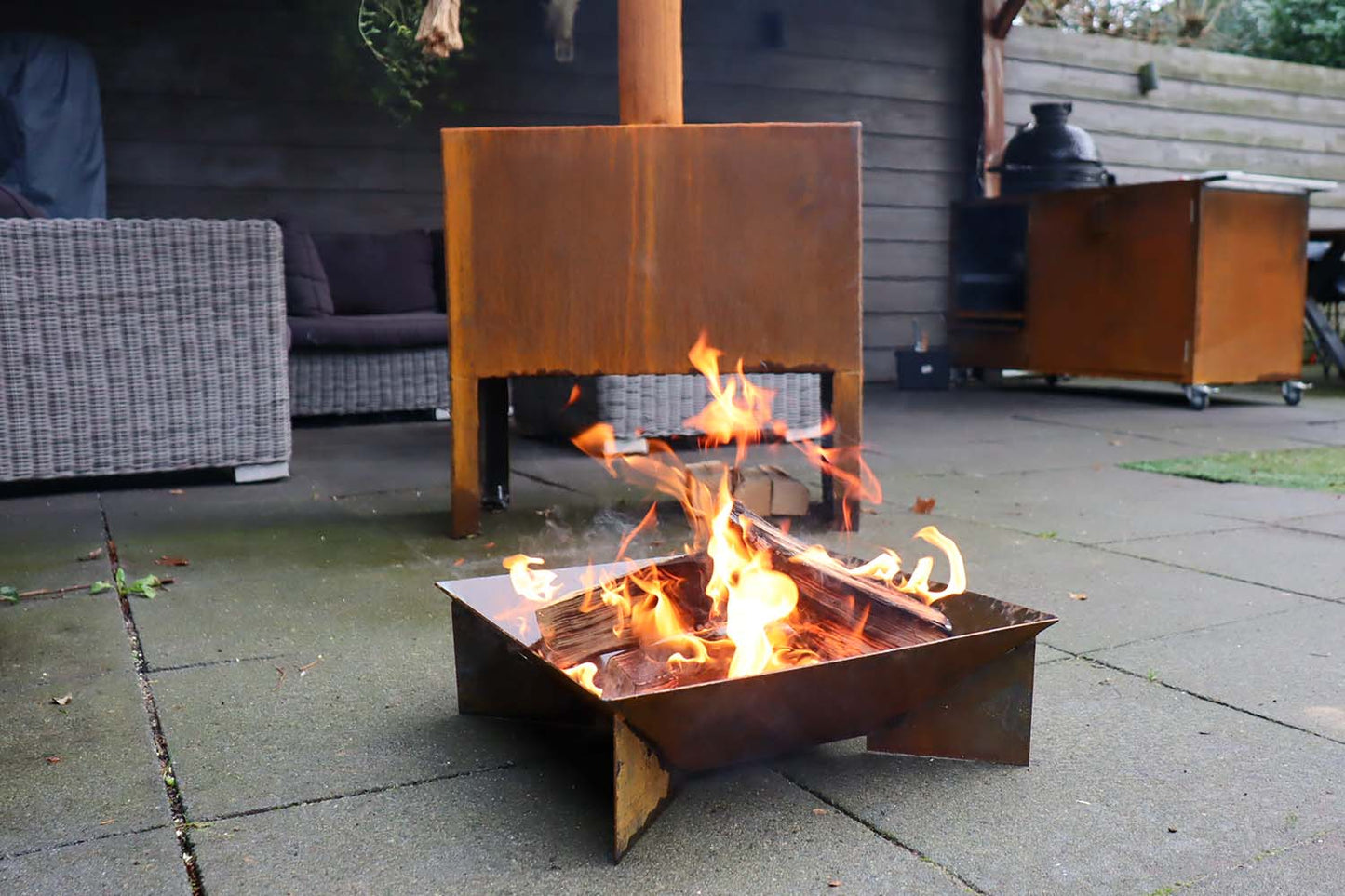 Mooie vuurschaal gemaakt van cortenstaal