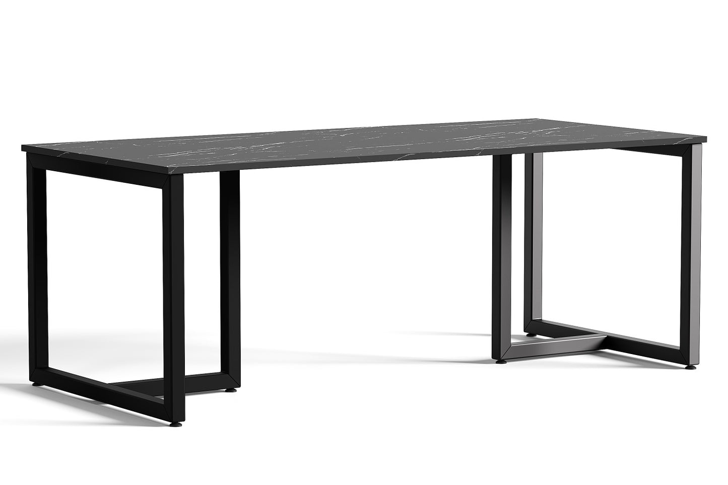 Rechthoekige, eettafel met zwart stalen frame en dekton, keramiek blad.